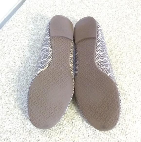 Tory Burch Brown Python Print Leather Flat Shoes - Picture 6 of 7